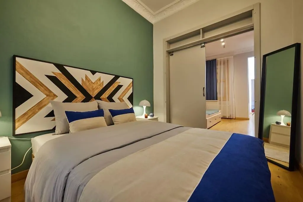 Charming Apt 2 Min To Metro - Baysungur D2 Istanbul Apartment