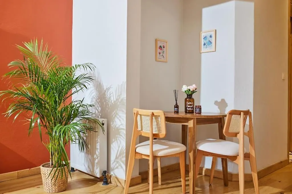 Charming Apt 2 Min To Metro - Baysungur D2 Istanbul